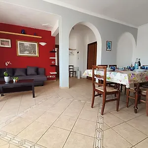 Apartment Avellini - Delightful And Spacious With Terrace - Near Metro A Cornelia, Rom